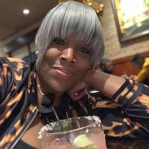 Meet your Posher, Deanńa